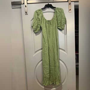 Billabong Light Green Polka Dot Puff-Sleeve Midi peasant Dress. NWT!